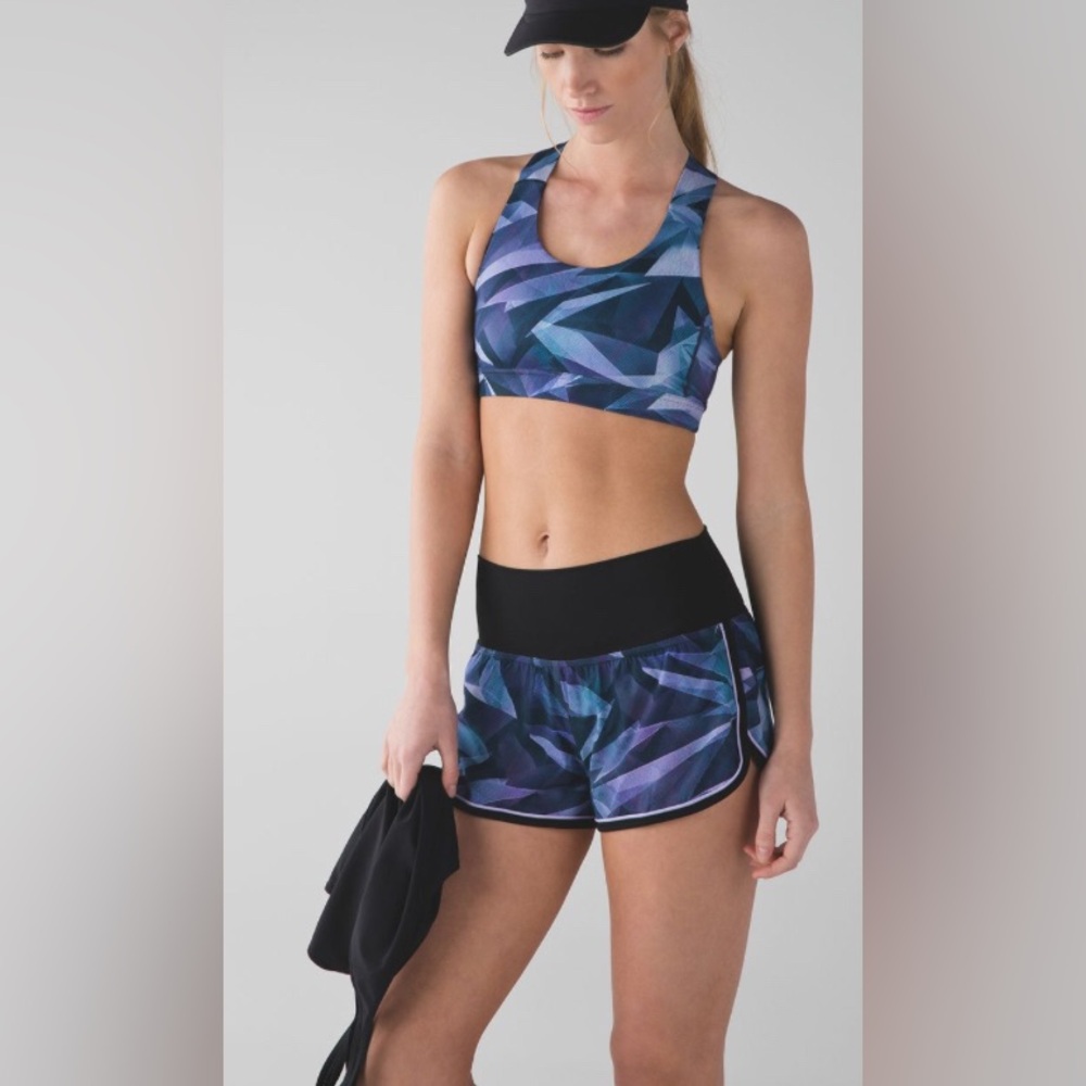 Lululemon Drop It Low Short
Pretty Prism Multi / Black / Lilac